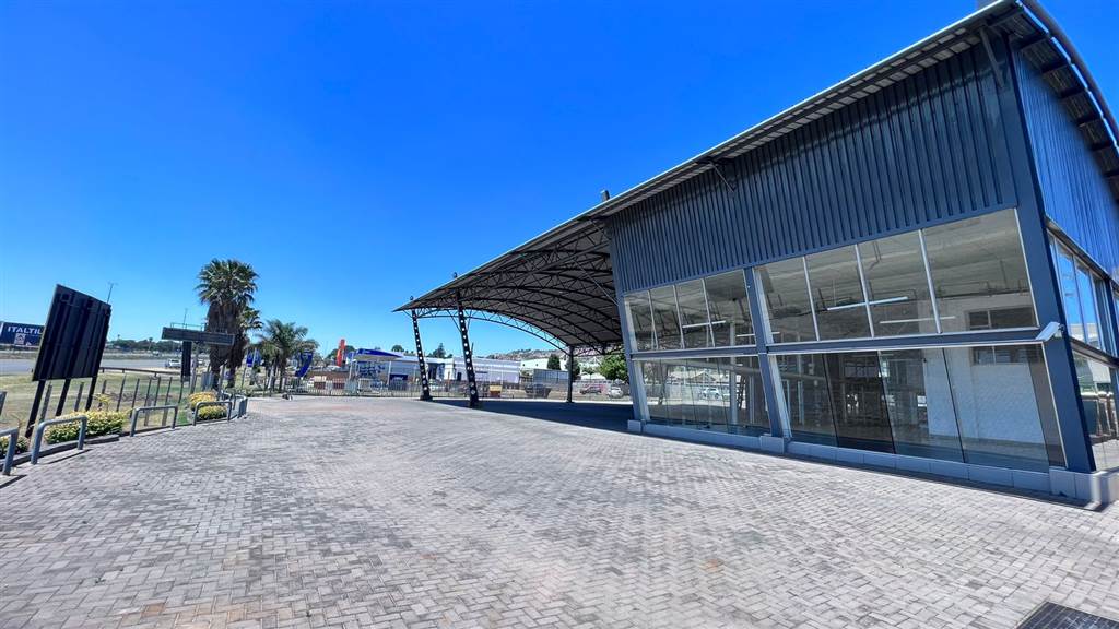 1298  m² Commercial space in Constantia Kloof photo number 1