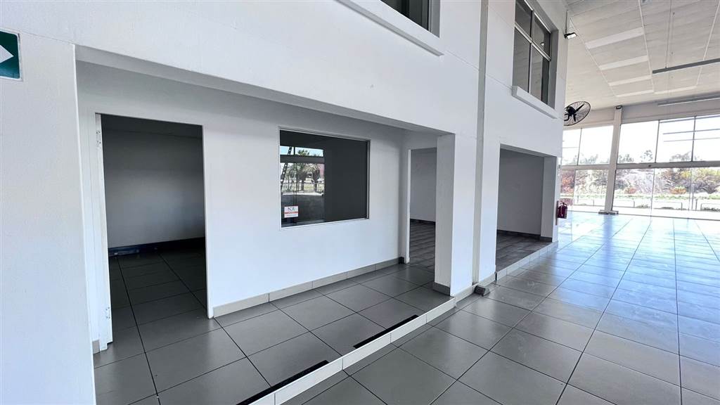 1298  m² Commercial space in Constantia Kloof photo number 14
