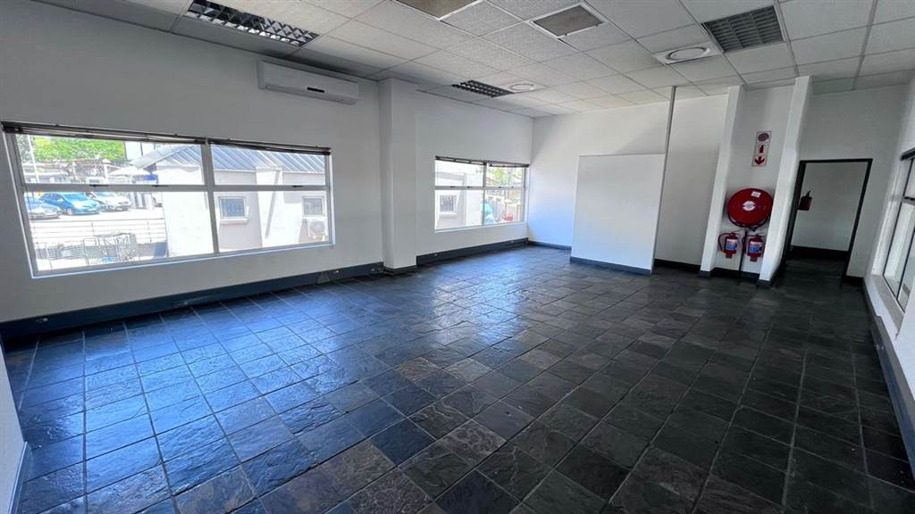 1298  m² Commercial space in Constantia Kloof photo number 30