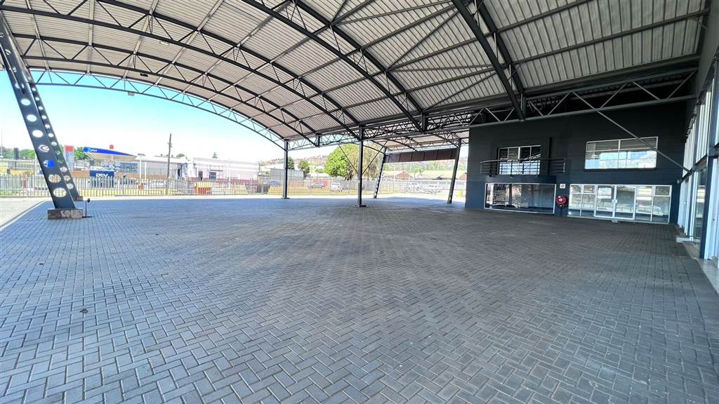 1298  m² Commercial space in Constantia Kloof photo number 8