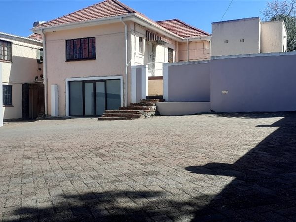 5 Bed House in Selborne