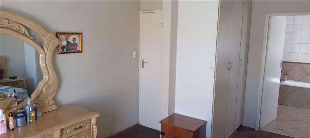 3 Bed House in Middelburg Central photo number 12