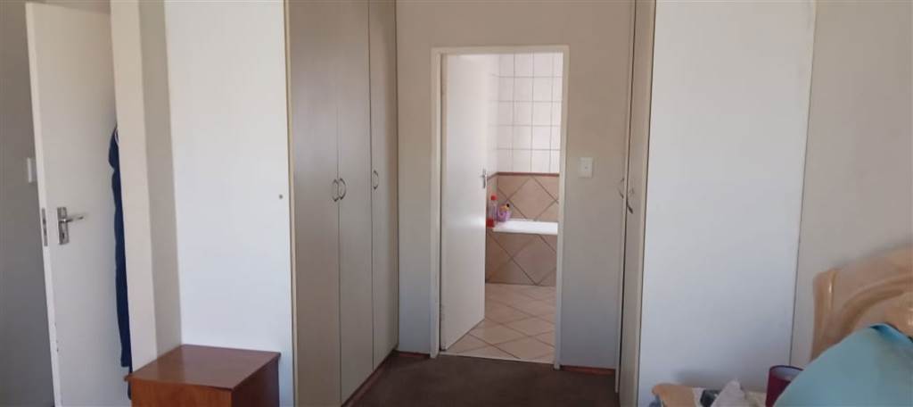 3 Bed House in Middelburg Central photo number 10