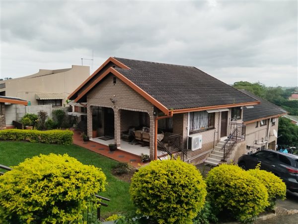 4 Bedroom House 4 Bedroom House