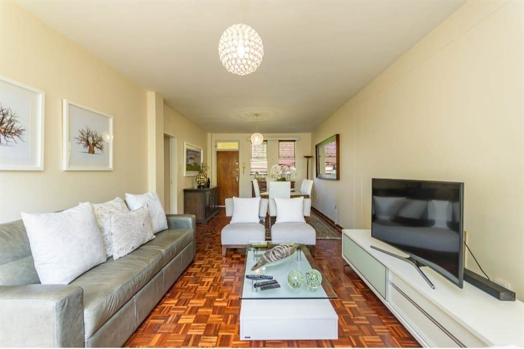 2 Bed Apartment in Kew photo number 1
