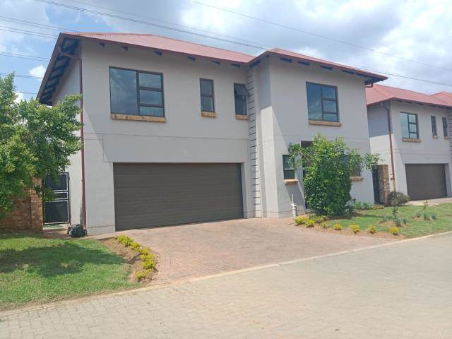 3 Bed Cluster in Fourways photo number 30