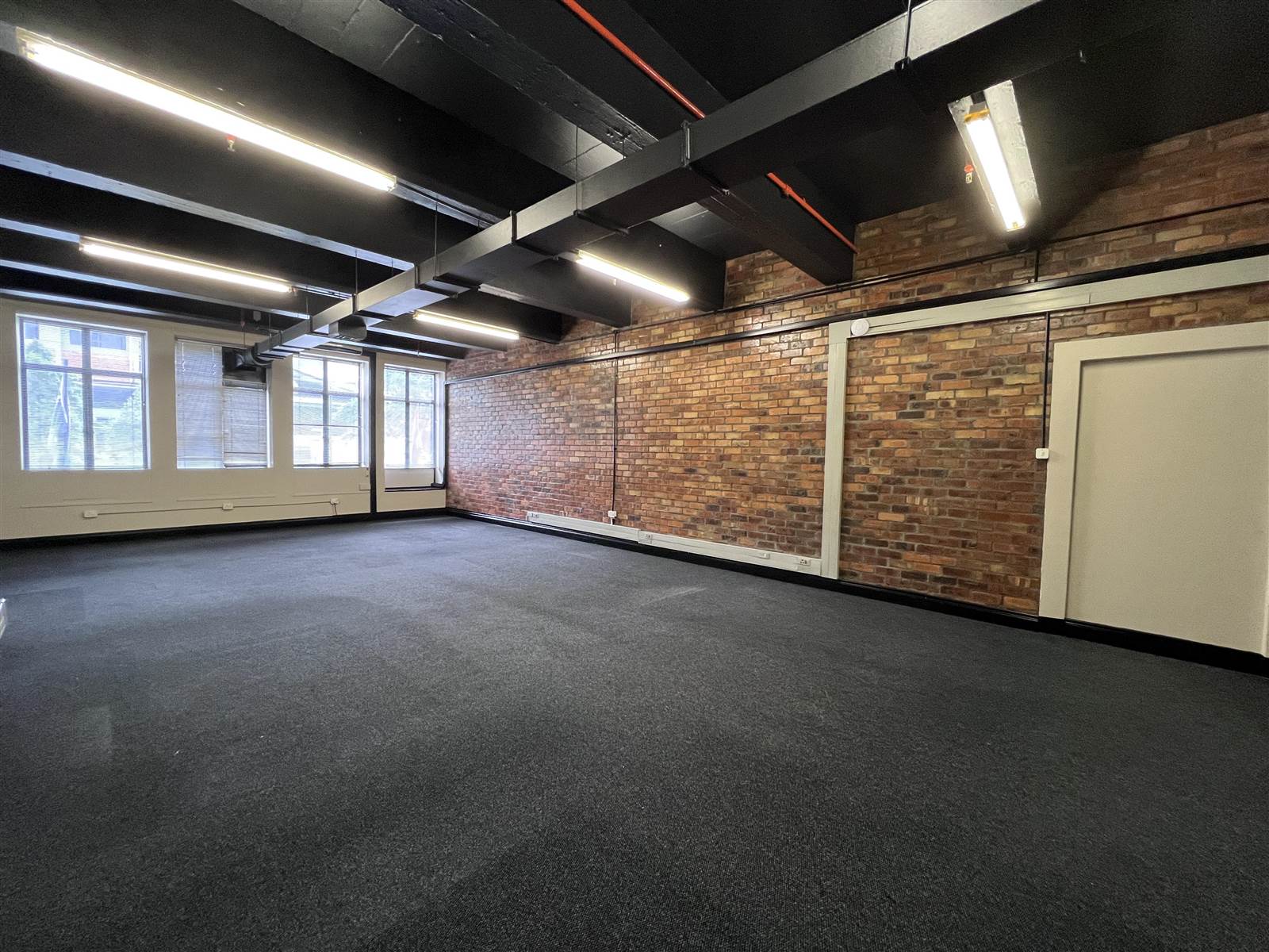 140  m² Commercial space in Cape Town City Centre photo number 4