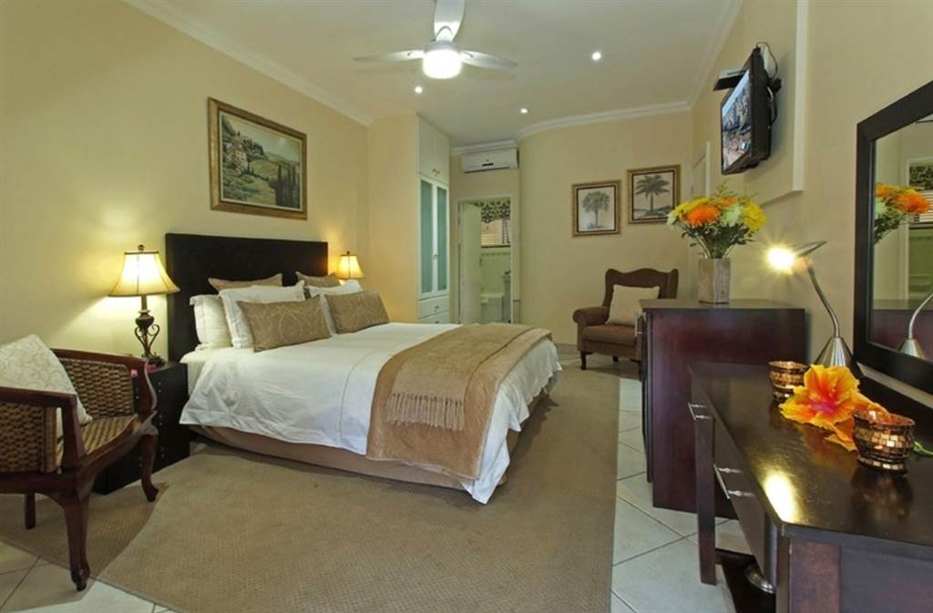 8 Bed House in Umhlanga Rocks photo number 24