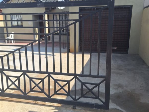 2 Bedroom House 2 Bedroom House
