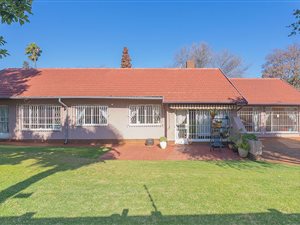 4 Bed House in Highway Gardens