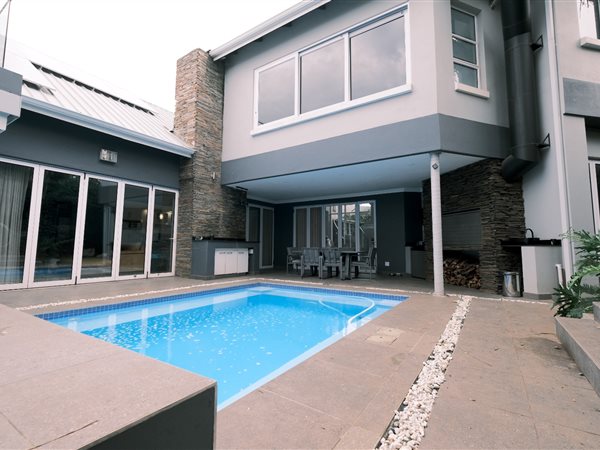 5 Bedroom House 5 Bedroom House
