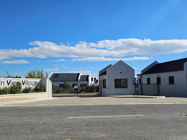 270 m² Land available in Robertson