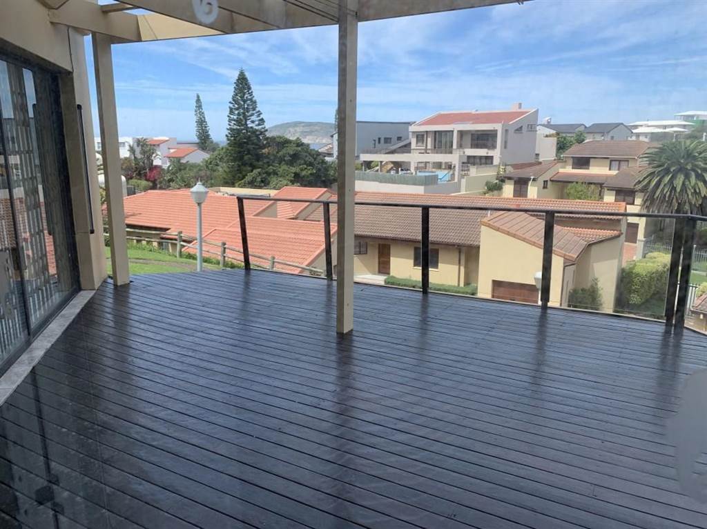 3 Bed Apartment in Plettenberg Bay photo number 2