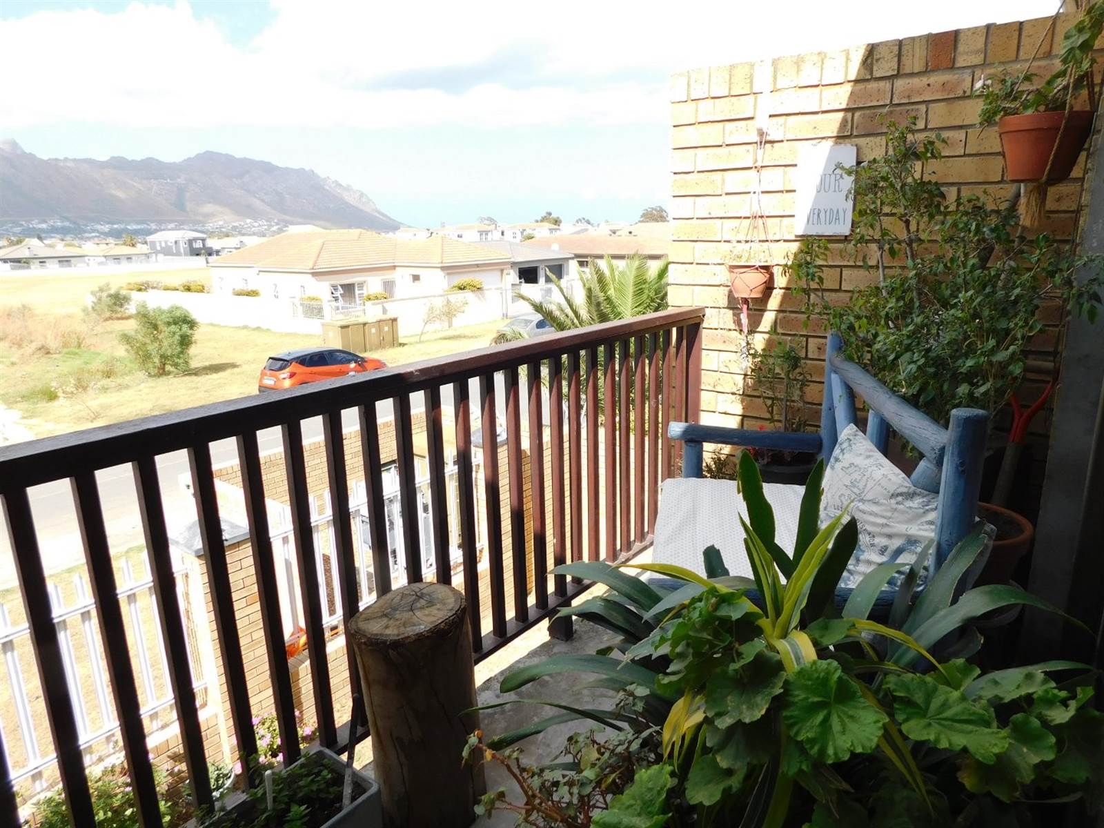 2 Bed Apartment in Fairview Golf Estate photo number 14