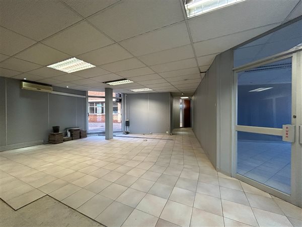 2 107  m² Industrial space