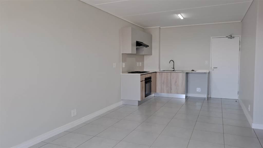 3 Bed Apartment in Mooikloof Glen photo number 3