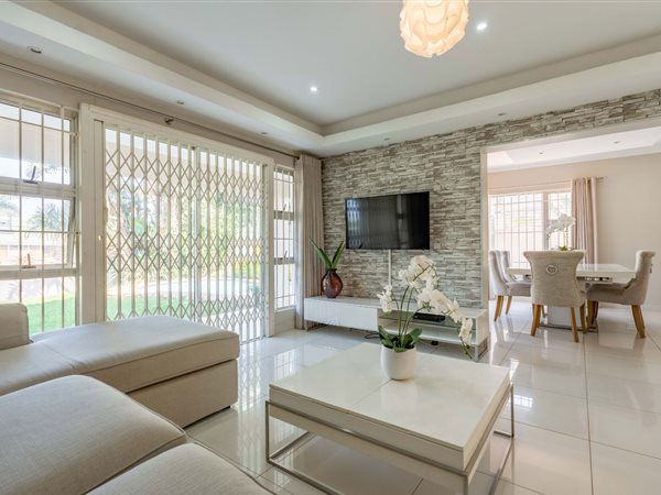 4 Bedroom House 4 Bedroom House