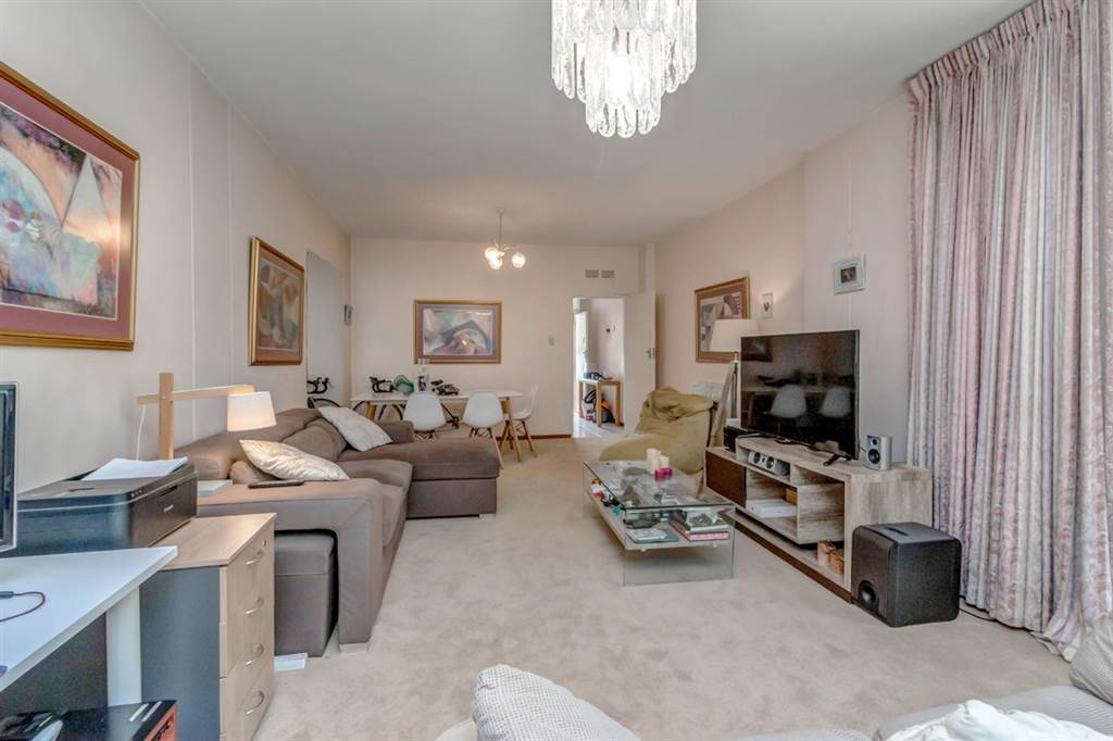1 Bed Apartment in Sandown photo number 8