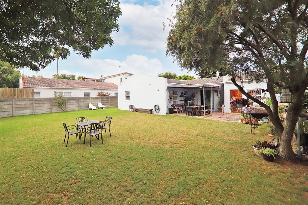 3 Bed House in Blouberg Rise photo number 2