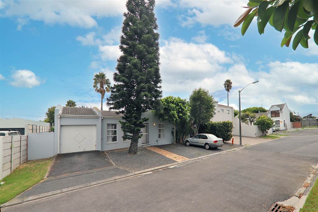 3 Bed House in Blouberg Rise photo number 1