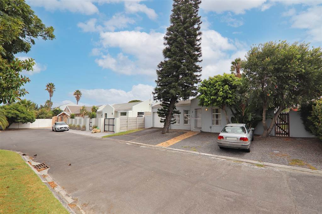 3 Bed House in Blouberg Rise photo number 24