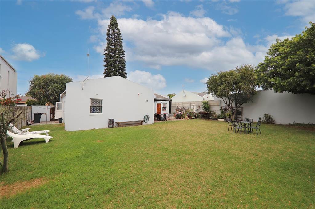 3 Bed House in Blouberg Rise photo number 20