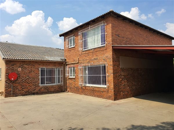 9 Bed House in Impala Park