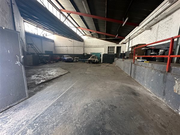 300  m² Industrial space in Roodepoort Central