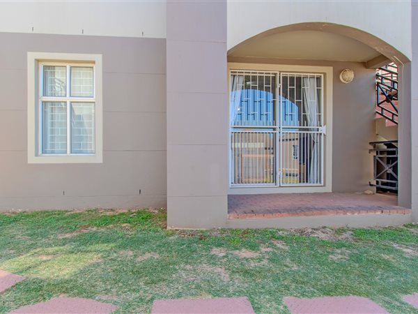 2 Bed Apartment in Vredekloof Heights