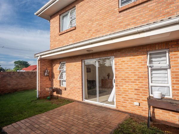 3 Bedroom Townhouse 3 Bedroom Townhouse