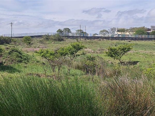 1000 m² Land available in Mthata