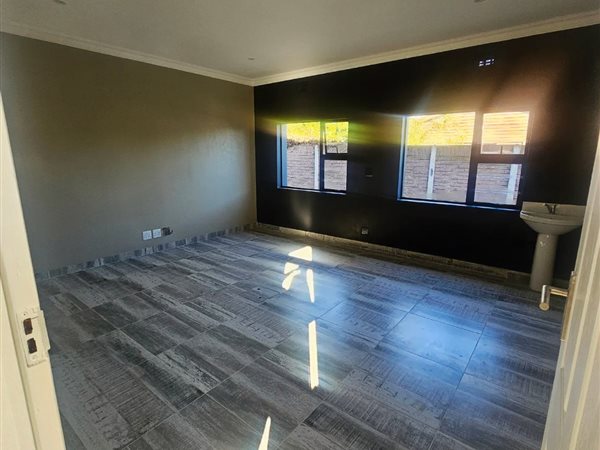 105 m² Commercial space 105 m² Commercial space