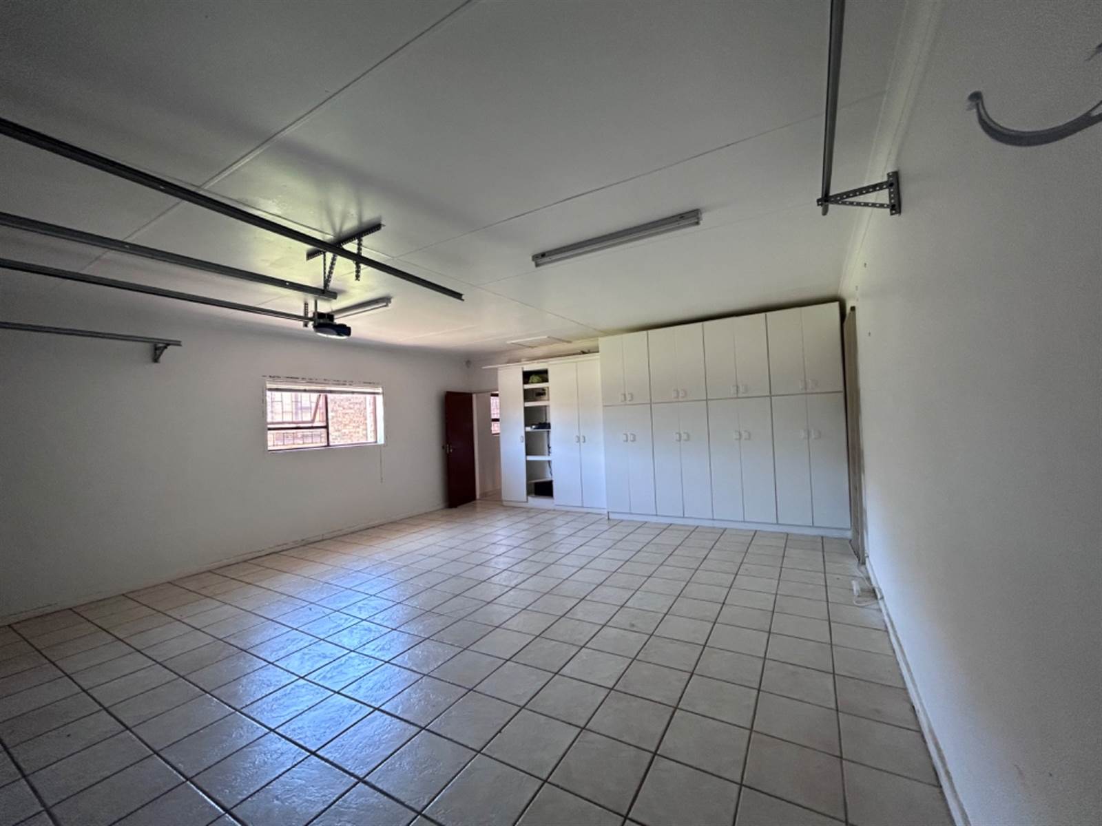 2 Bed Townhouse in Jeffreys Bay photo number 18