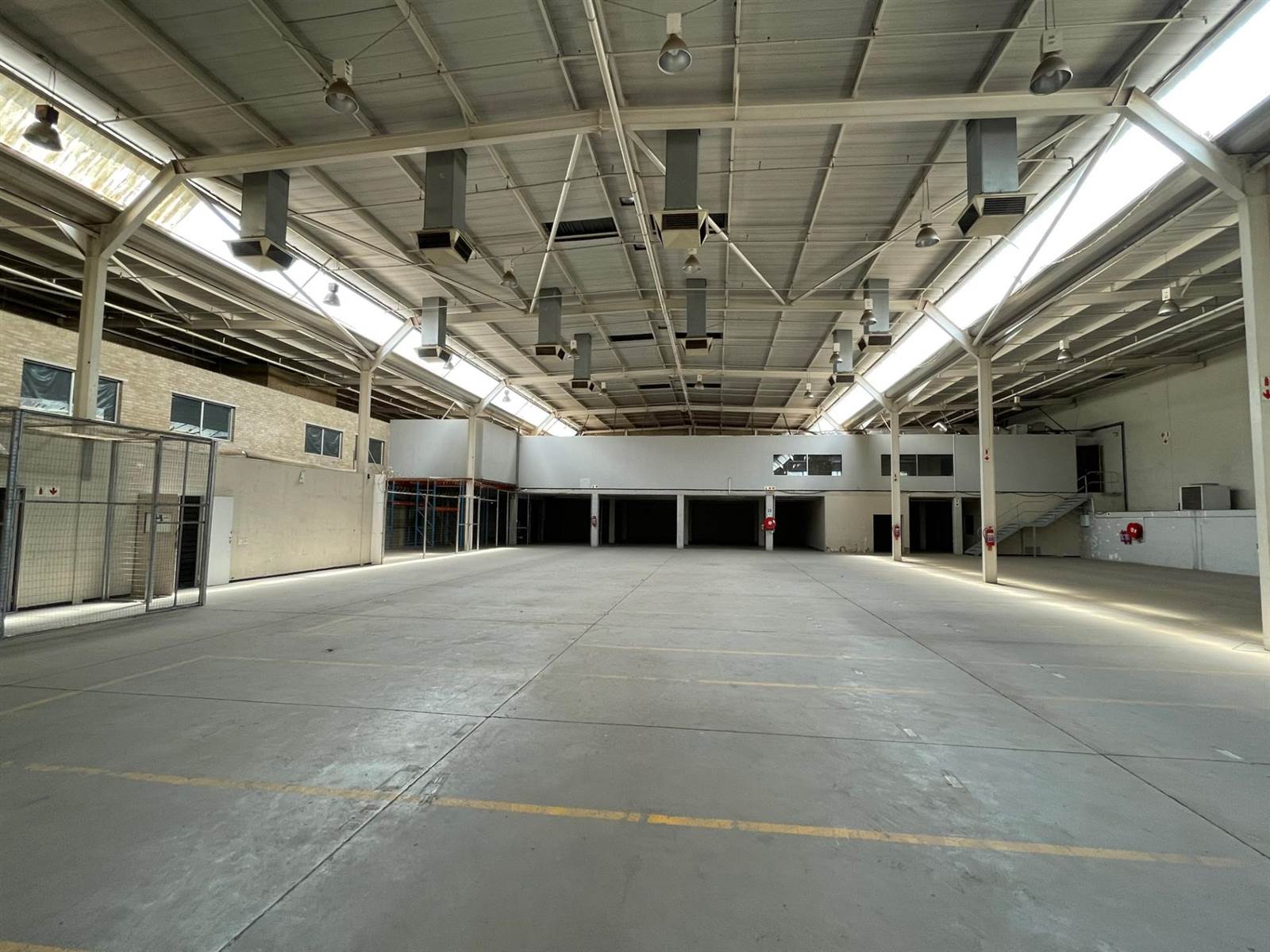 5672  m² Industrial space in Vorna Valley photo number 12