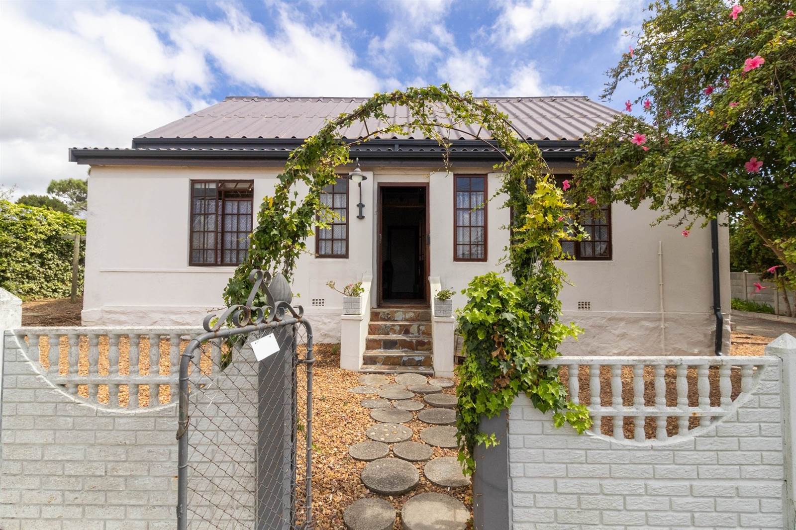 3 Bed House in Bredasdorp photo number 7