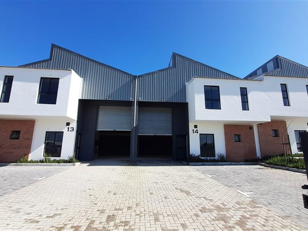 302  m² Industrial space