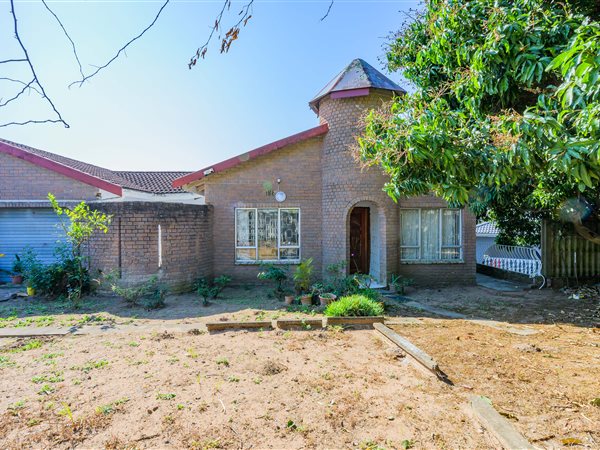 4 Bedroom House 4 Bedroom House