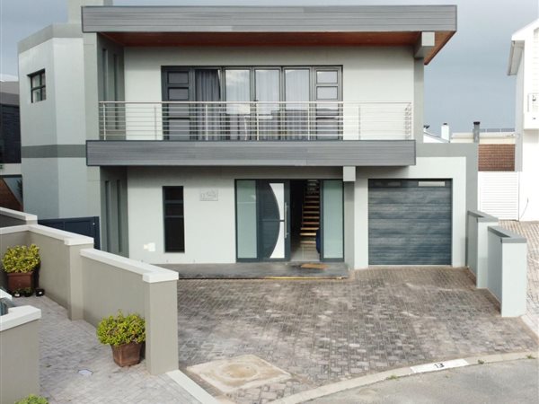 5 Bedroom House 5 Bedroom House