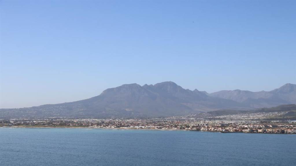 744 m² Land available in Gordons Bay Central photo number 2