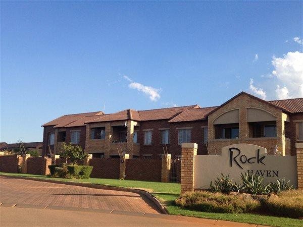 2 Bedroom Townhouse 2 Bedroom Townhouse