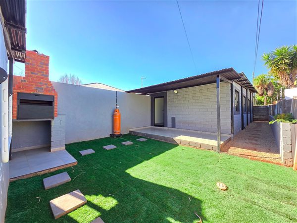 2 Bedroom Townhouse 2 Bedroom Townhouse