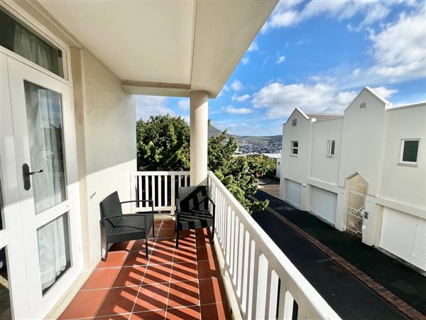 2 Bedroom Flat 2 Bedroom Flat