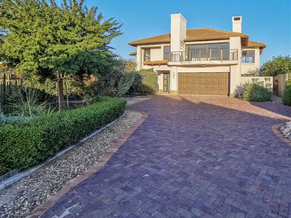 5 Bedroom House 5 Bedroom House