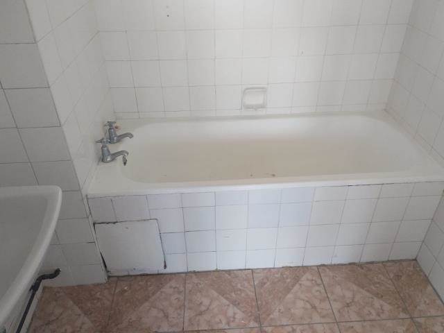 0.5 Bed Flat in Durban CBD photo number 8