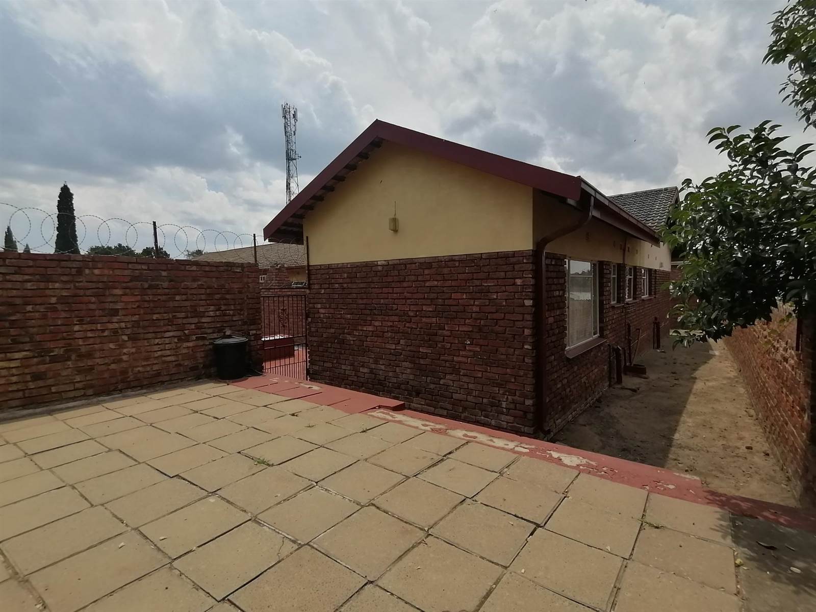2 Bed Townhouse in Ermelo photo number 9