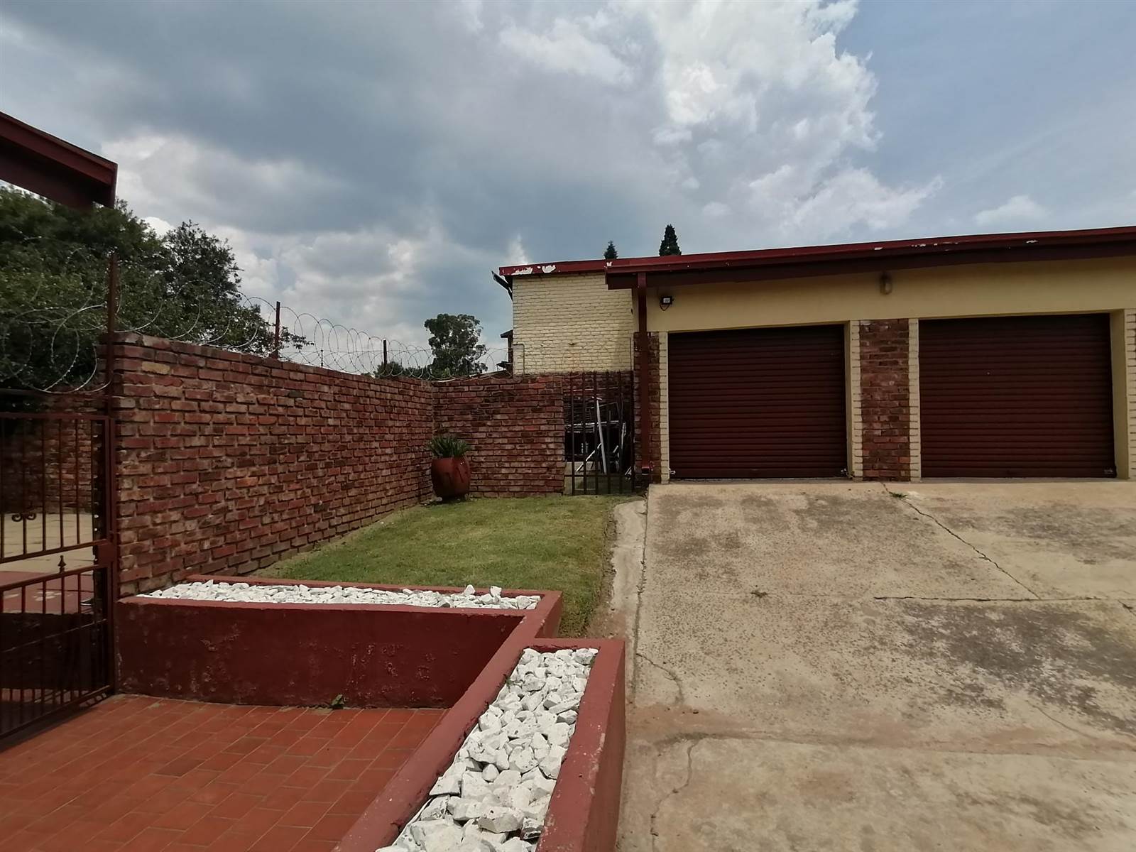 2 Bed Townhouse in Ermelo photo number 10