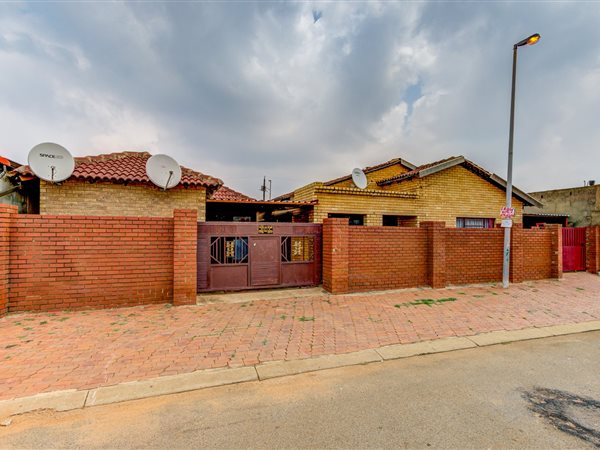 3 Bedroom House 3 Bedroom House