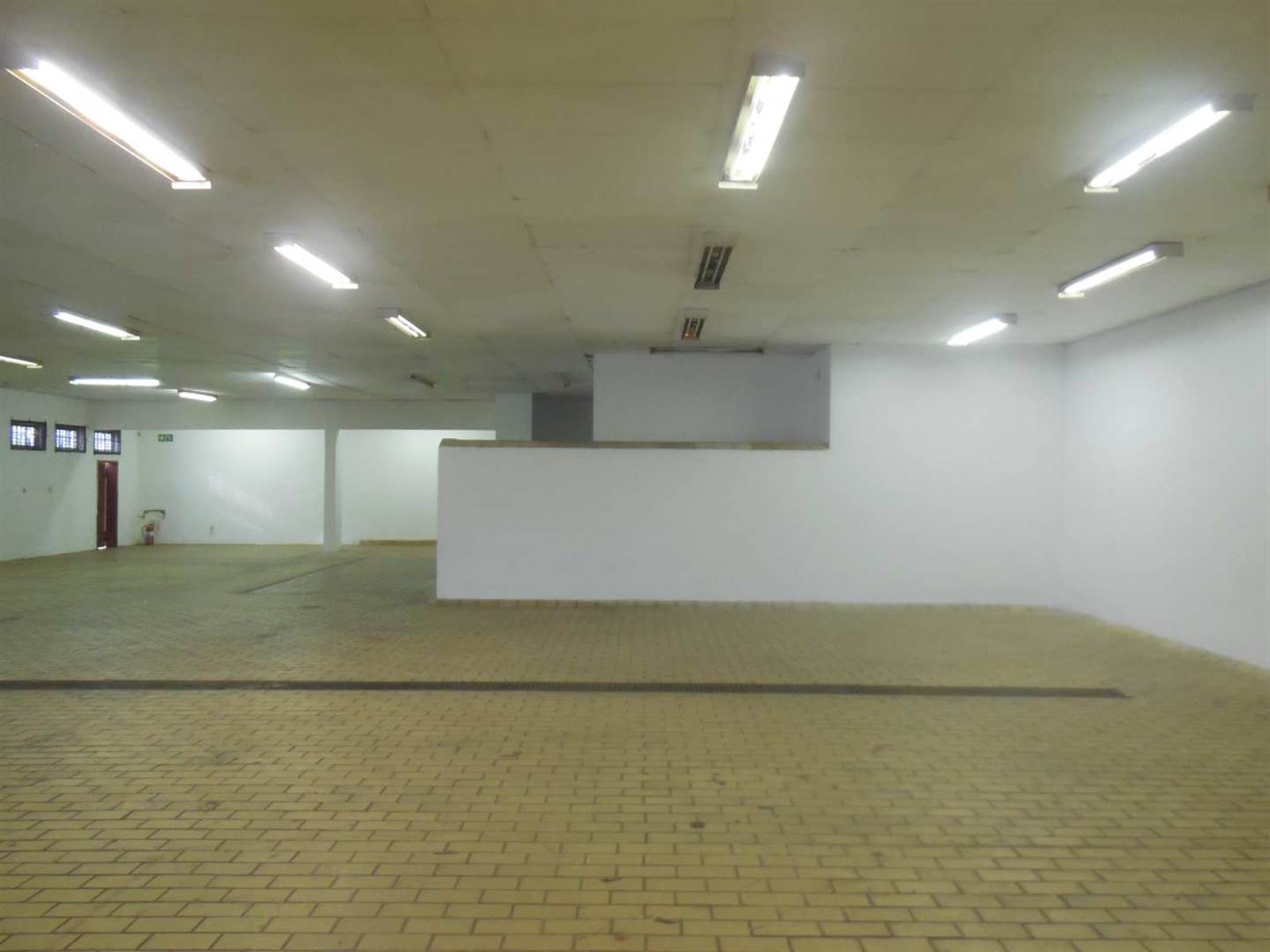 916  m² Commercial space in East Lynne photo number 11