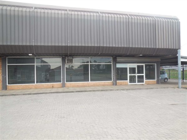916  m² Commercial space