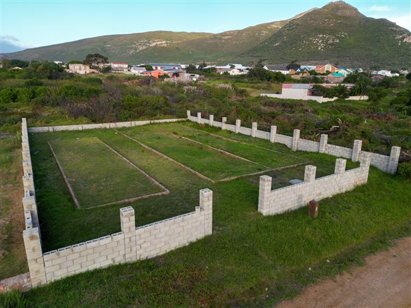 701 m² Land available in Hawston